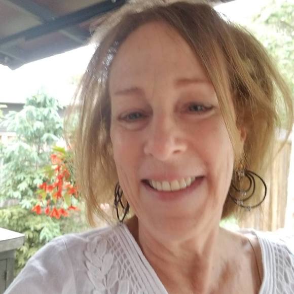 Meet your Posher, Janet - Picture 1 of 1